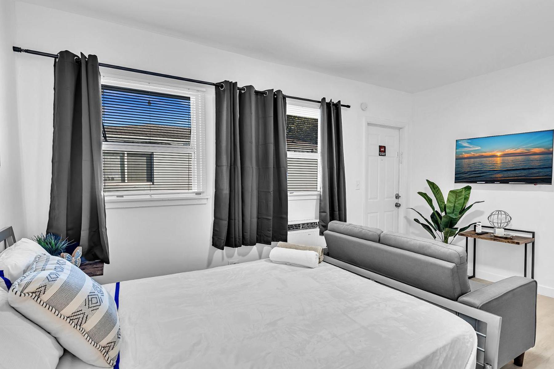 Young Circle & Hollywood Blvd Posh Studio Suite Екстер'єр фото