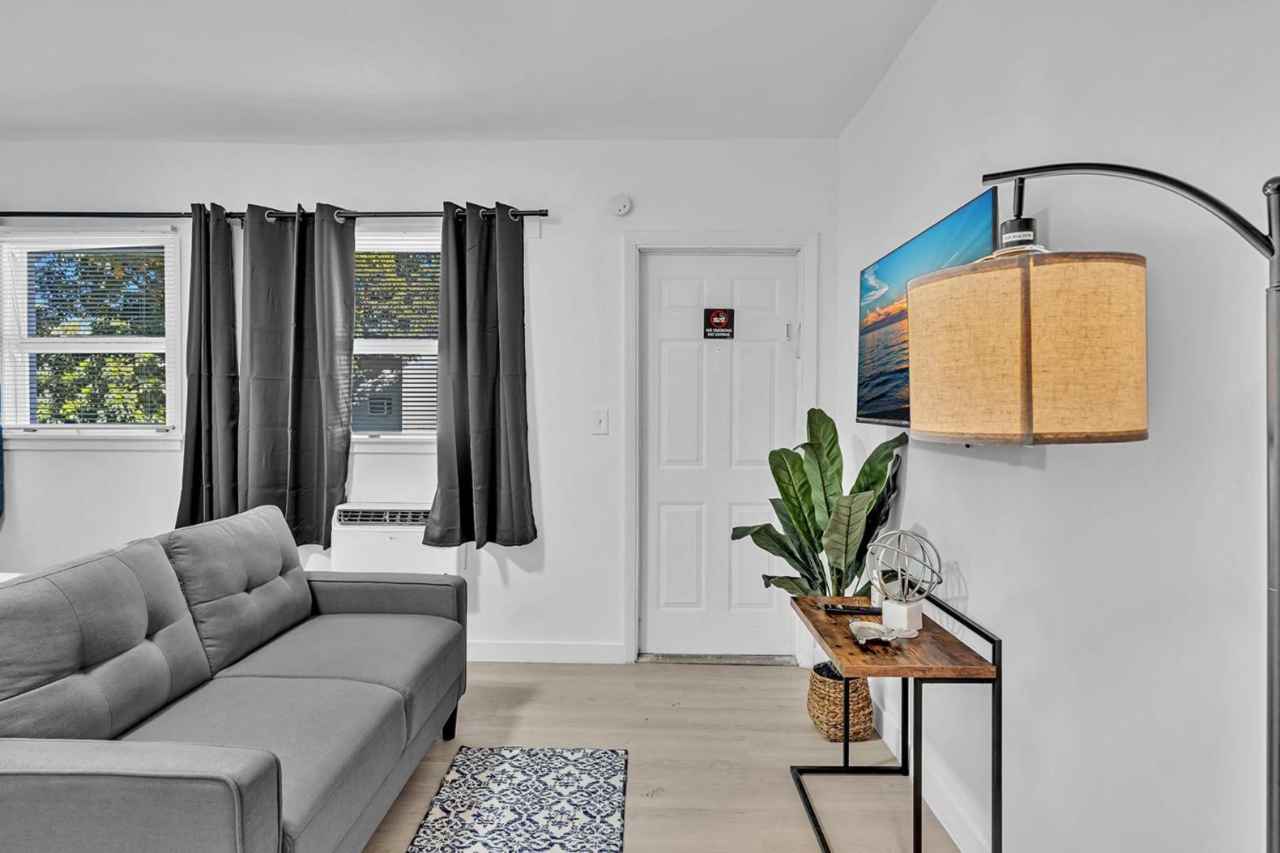 Young Circle & Hollywood Blvd Posh Studio Suite Екстер'єр фото